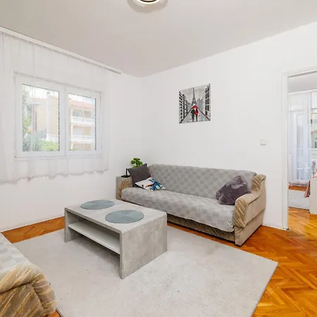 Benjamin Apartment